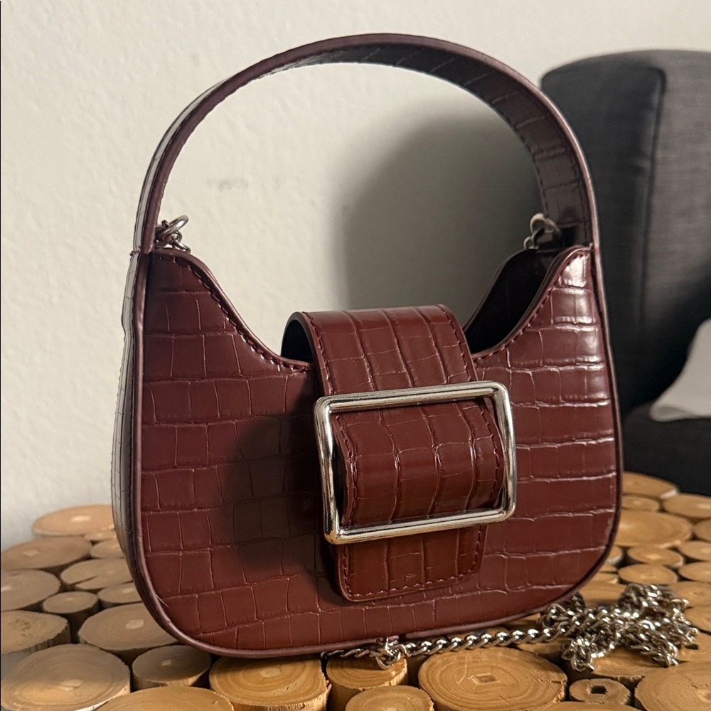 Maroon Women’s Classic Croc-Embossed Buckle Shoulder Bag